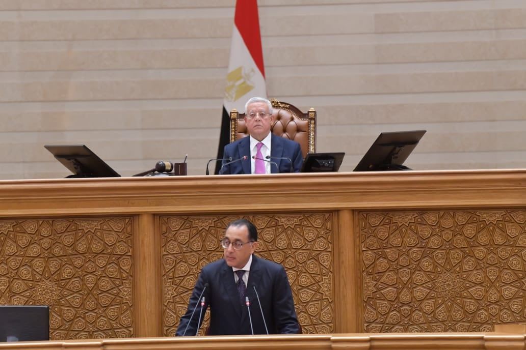 «معا نبني مستقبلا مستداما».. رئيس الوزراء يلقي بيان الحكومة أمام «النواب»