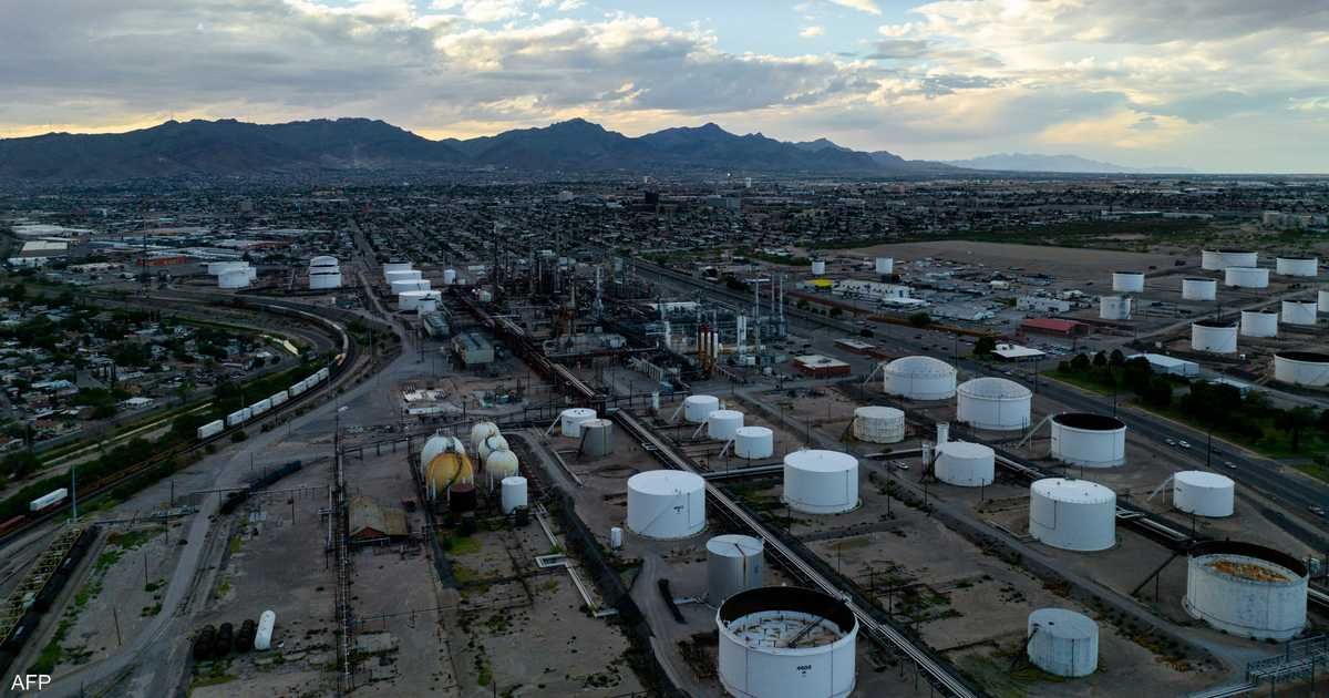 العالم اليوم - هبوط مخزونات النفط والبنزين وصعود نواتج التقطير في أميركا