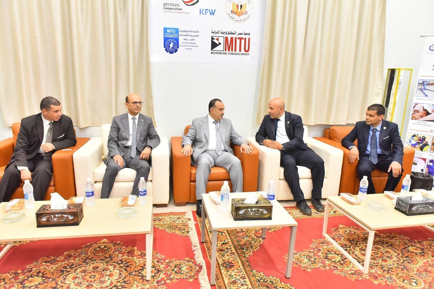 محافظ أسيوط: خريج الكلية التكنولوجية قادر على المنافسة في سوق العمل