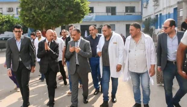 محافظ الشرقية يتفقد مستشفى منيا القمح المركزي في أول زيارة ميدانية