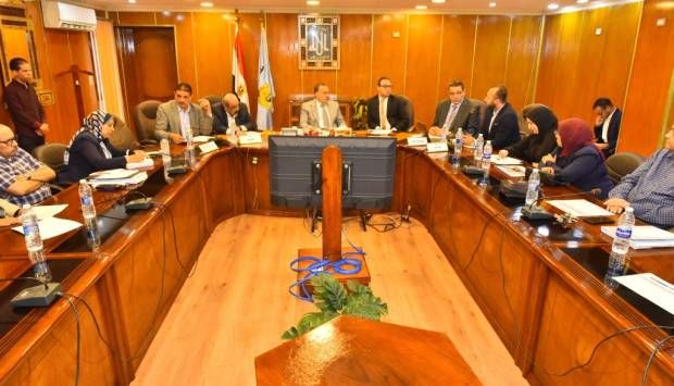 محافظ أسيوط يكلف برفع تقرير أسبوعي عن مشروعات حياة كريمة وسرعة إنهائها