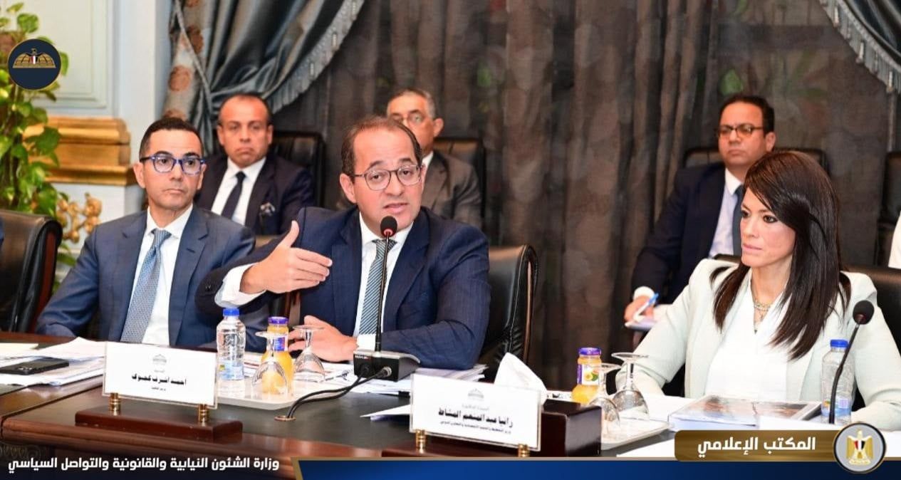 فتح قنوات مباشرة مع المواطنين.. كواليس اجتماع لجنة دراسة برنامج الحكومة