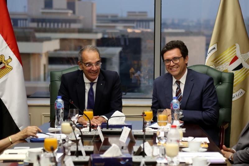 وزيرا الثقافة والاتصالات وتكنولوجيا المعلومات يبحثان تعزيز التعاون المشترك بمجالات التحول الرقمي