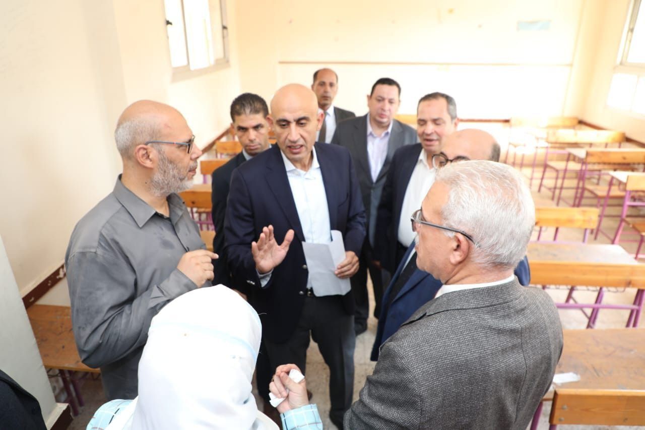 وزير التعليم خلال جولته بمدارس المرج: يجب صيانة المراوح بالفصول (صور)