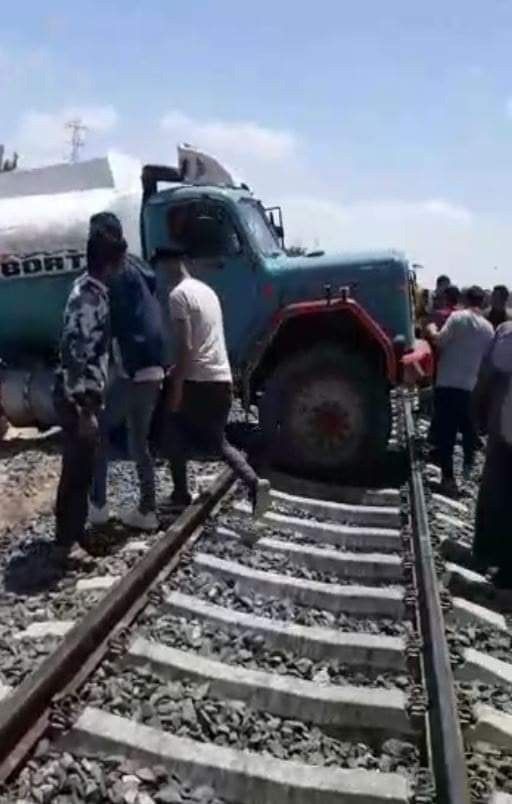 «النقل» تناشد المواطنين بعدم إقامة معابر غير شرعية على السكك الحديدية