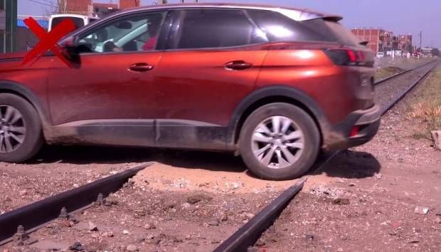 «النقل» تنشر فيديو توعوى عن خطورة المعابر غير الشرعية على السكك الحديدية