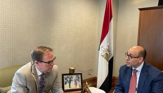 سفير مصر لدى كندا يبحث مع رئيس رابطة الغاز التعاون المشترك