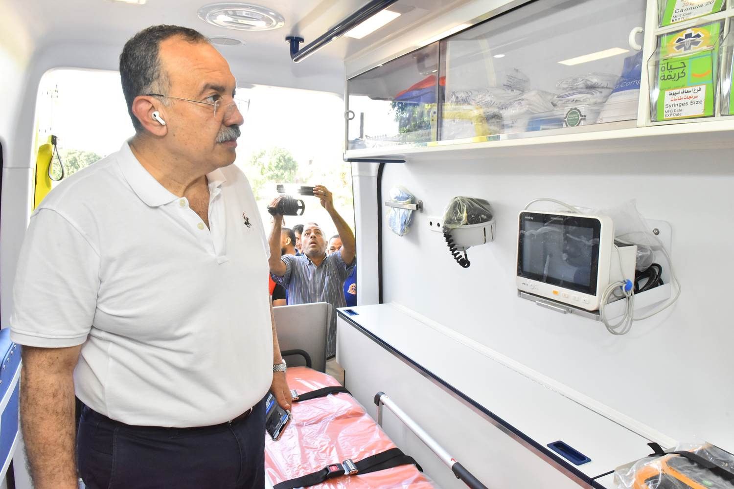 استمع للأهالي ولبى طلباتهم.. محافظ أسيوط يفاجئ وحدة طب الأسرة بعلوان (صور)