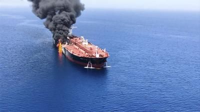 أخبار اليمن : استهداف سفينة في البحر الأحمر وباب المندب
