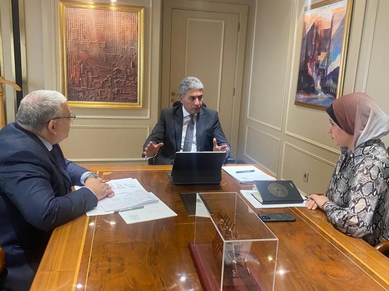 وزير السياحة والآثار يواصل اجتماعاته المكثفة مع قيادات الوزارة والهيئات التابعة لها...