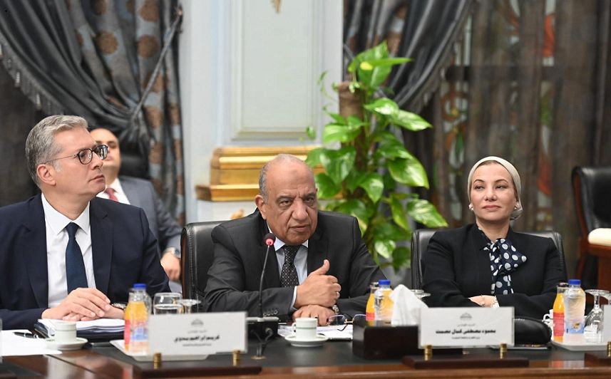 عصمت: تحسين جودة واستقرار الخدمة وخفض استهلاك الوقود ضمن…