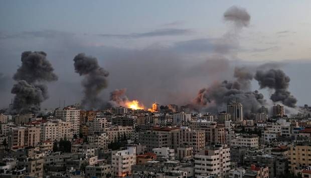 استشهاد 17 فلسطينيا وإصابة 50 آخرين جراء غارات الاحتلال على مدينة غزة ليلاً