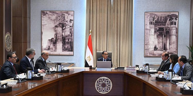 رئيس الوزراء: تكوين مخزون استراتيجي من الوقود اللازم لتشغيل…