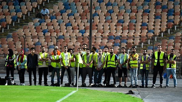 بعد الاعتداء على المصور كيرلس صلاح.. المصورين يمتنعون عن تصوير الصورة الجماعية لمباراة الزمالك والبلدية