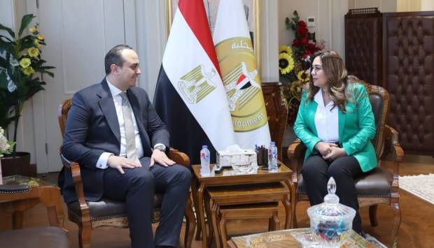 منال عوض: تقديم الدعم اللازم للمحافظين لتسريع تطبيق منظومة التأمين الشامل