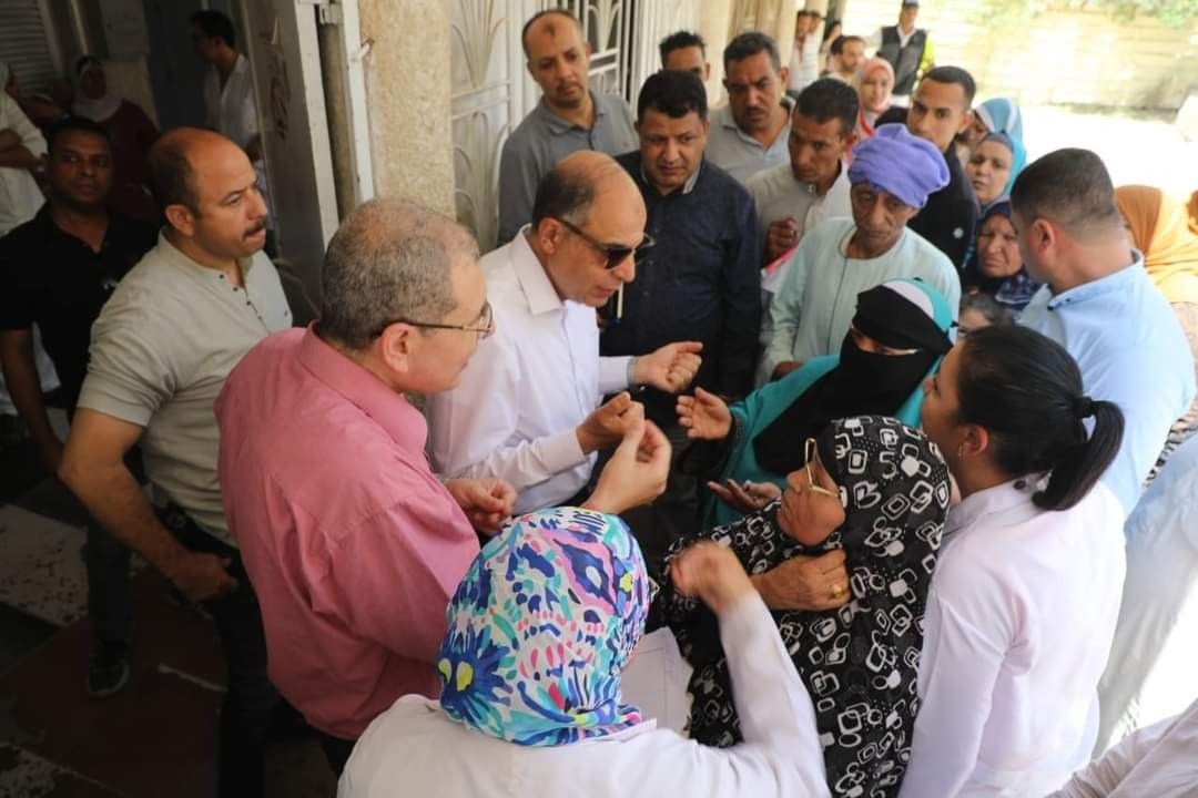 خلال جولته بمطاي.. محافظ المنيا: علينا مضاعفة الجهد للتغيير للأفضل