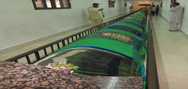 الإجابة التي يبحث عنها الكثير..هل تساءلت يوماً كيف مـات سيدنا آدم ومن غسّله ودفـنه وأين يقع قـ.ـبره؟