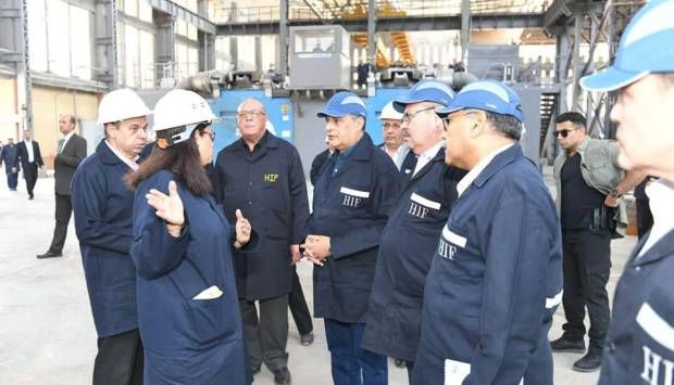 وزير الإنتاج الحربي يطمئن على سير العملية الإنتاجية بـ«حلوان للمسبوكات»