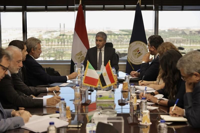 وزير السياحة والآثار وسفير إيطاليا بالقاهرة يبحثان آليات التعاون بين البلدين في...