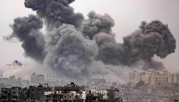 إعلام فلسطيني: مدفعية الاحتلال تقصف عدة مناطق برفح الفلسطينية جنوب غزة
