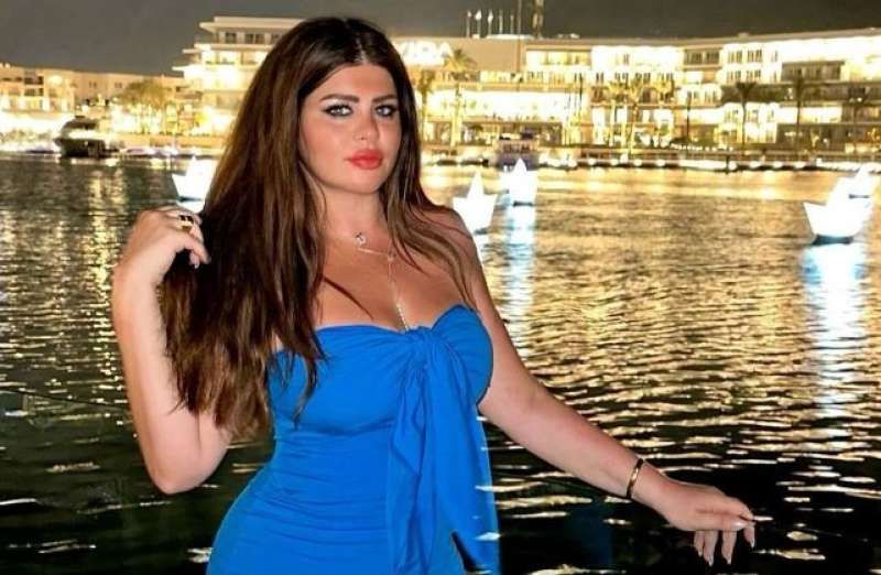 شاهد.. يمنى طولان تلفت الأنظار عبر إنستجرام بإطلالة مثيرة على البحر