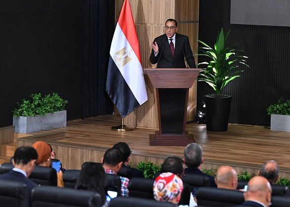 مدبولي: العمل بسرعة كبيرة لتوطين مكونات محطات الطاقة الشمسية…