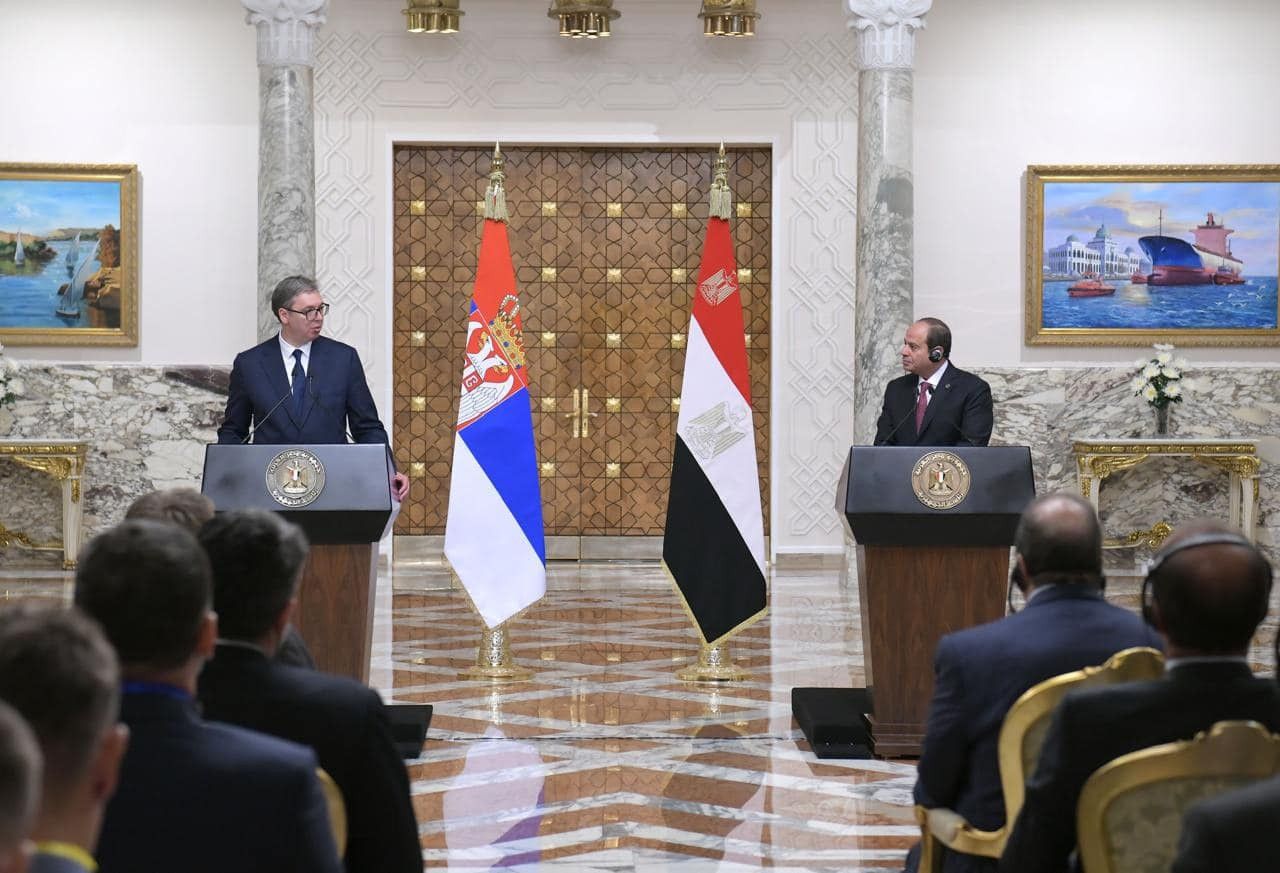 نشاط الرئيس في أسبوع.. السيسي يستقبل نظيره الصربي ويجتمع بمدبولي