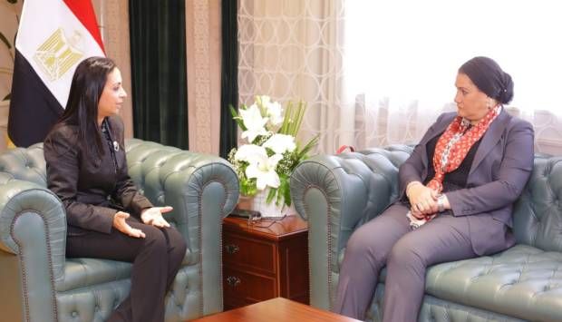 وزيرة التضامن تناقش قضايا الأطفال مع «الطفولة والأمومة» و«قومي المرأة» 