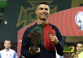 مفاجأة.. اكتشف ماذا يأكل رونالدو في وجبة الإفطار يوميا "على الريق" في السعودية