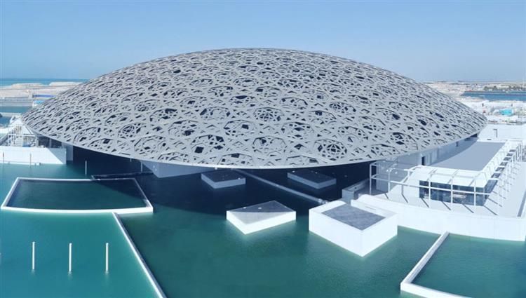 متحف اللوفر.. معلم سياحي وحضاري في أبوظبي