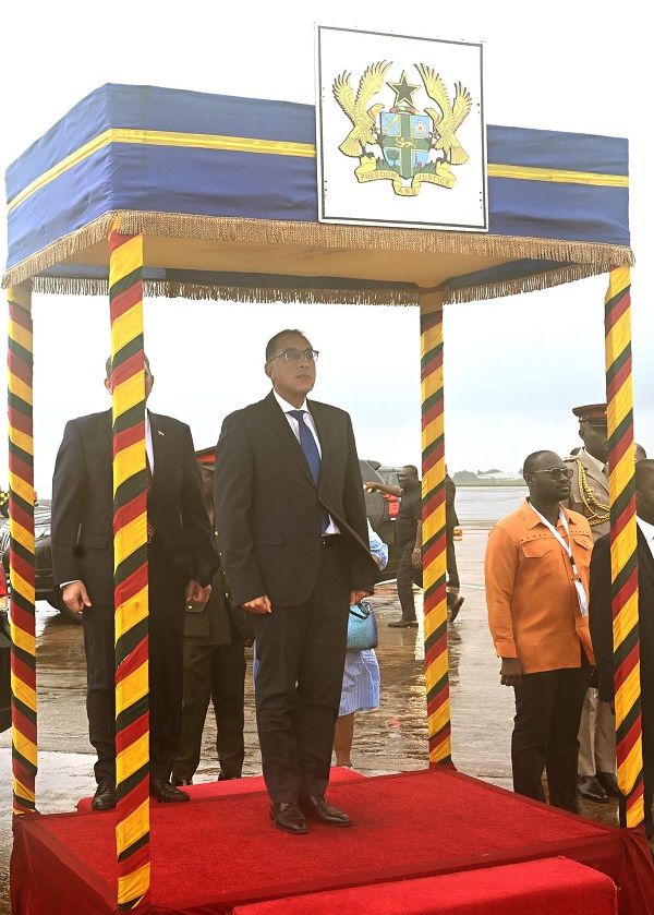 رئيس الوزراء يصل غانا للمشاركة في اجتماع منتصف العام…