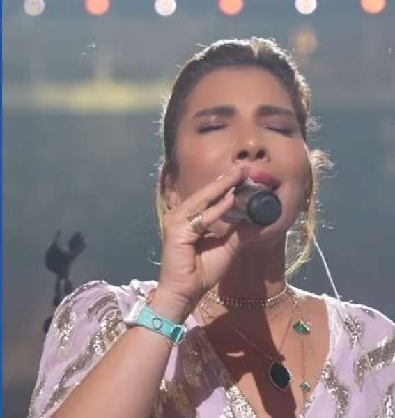 شاهد.. أصالة تؤدي البروفة الأخيرة بمسرح محمد عبده بالرياض