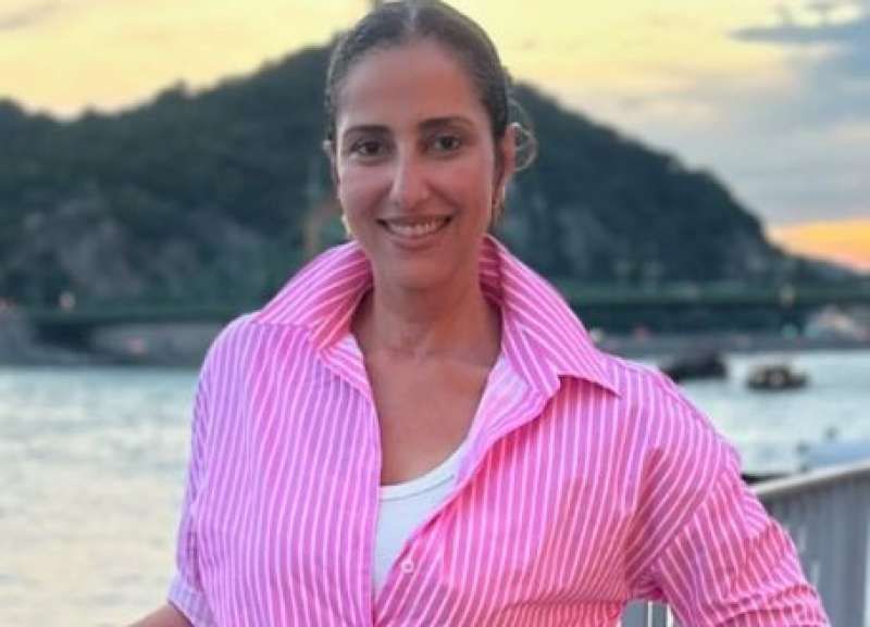 شاهد.. حنان مطاوع تتألق في إطلالة صيفية مميزة