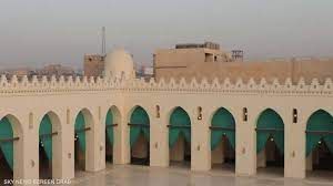 شاب سعودي كتم "عطسة" أثناء صلاته داخل مسجد فأغمي عليه .. وعندما استيقظ كانت المفاجأة التي لاتخطر على بال!