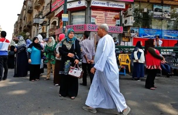 الحكومة المصرية ..المقيمين بطريقة غير قانونية البحث عن كفيل مصري ودفع 1000 دولار مقابل مصاريف إدارية