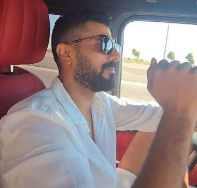 أول ظهور للمخرج محمد سامي يرقص على ”أهز الدنيا من مكاني”