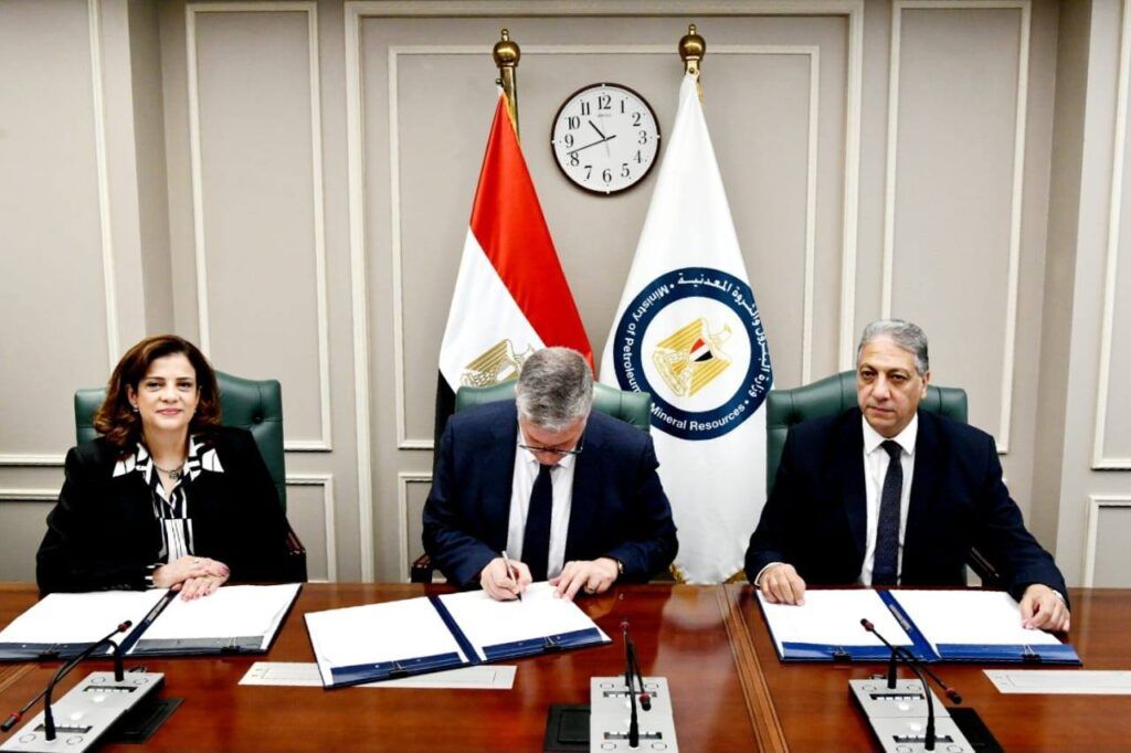 مصر توقع اتفاقيتين مع شركات عالمية لزيادة إنتاج الغاز…