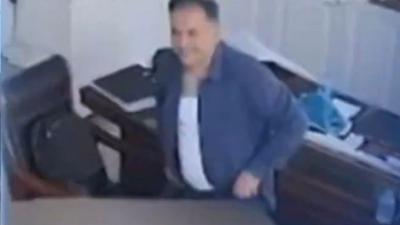 هز العالم العربي ..تسريب فيديو لعميد كلية في وضع مخل مع طالبات بمكتبه !..اتفرج الصدمة