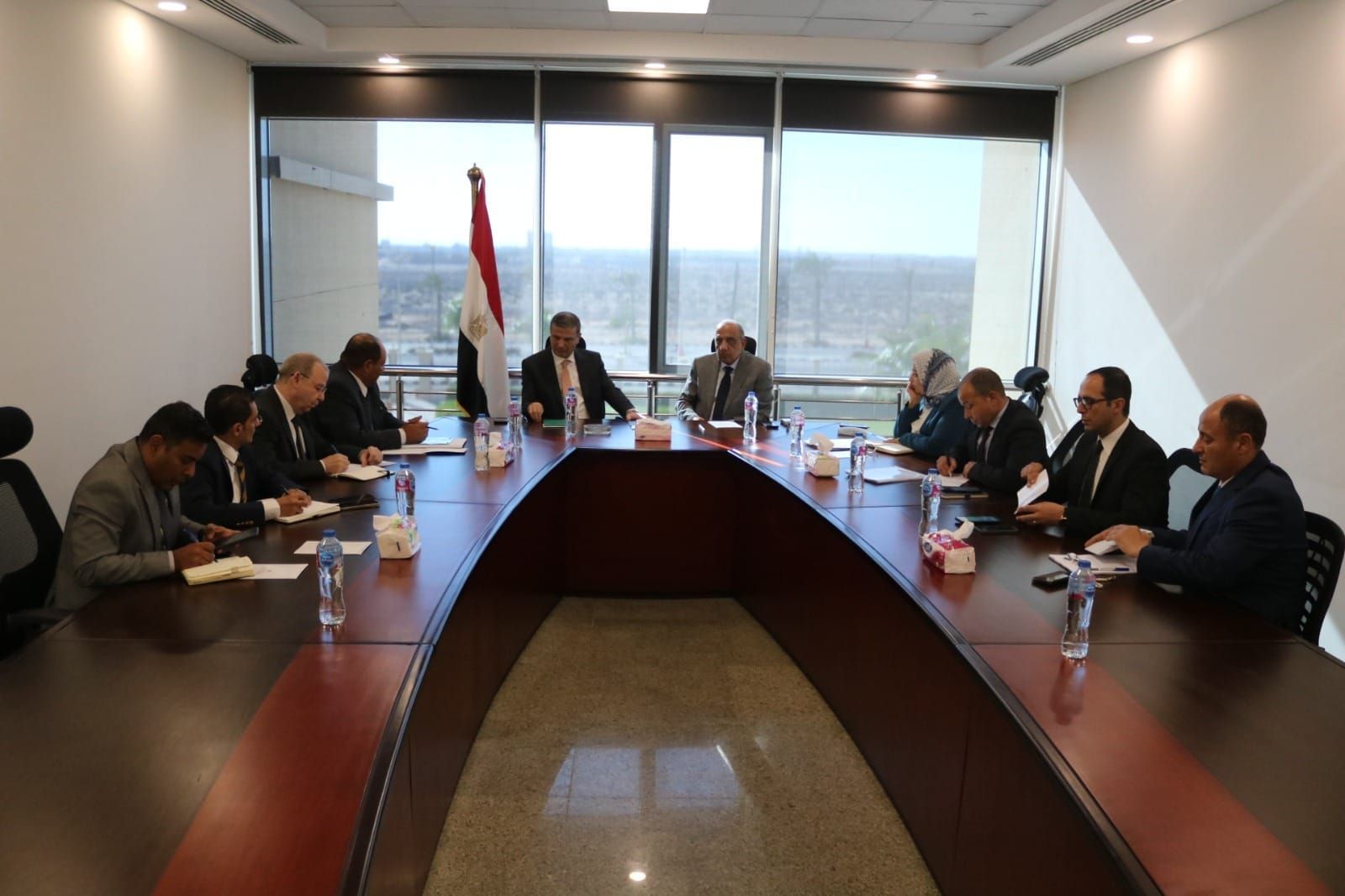 وزيرا الكهرباء والزراعة يبحثان أوضاع مزارع الدواجن وسبل…