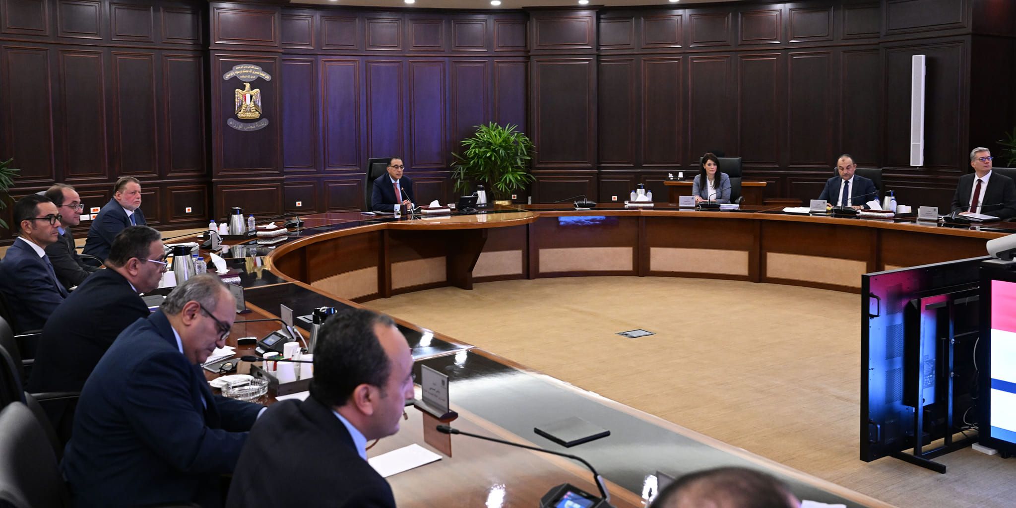 الحكومة: برنامج الطروحات الجاري تجهيزه يشمل حصصا في شركات…