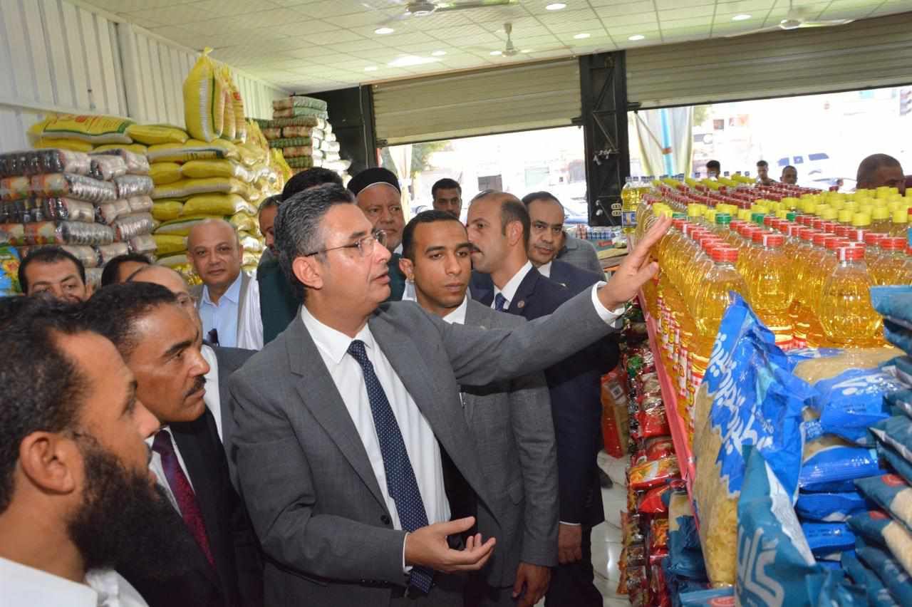 وزير التموين يوجه القابضة الغذائية بزيادة معروضات قها و…