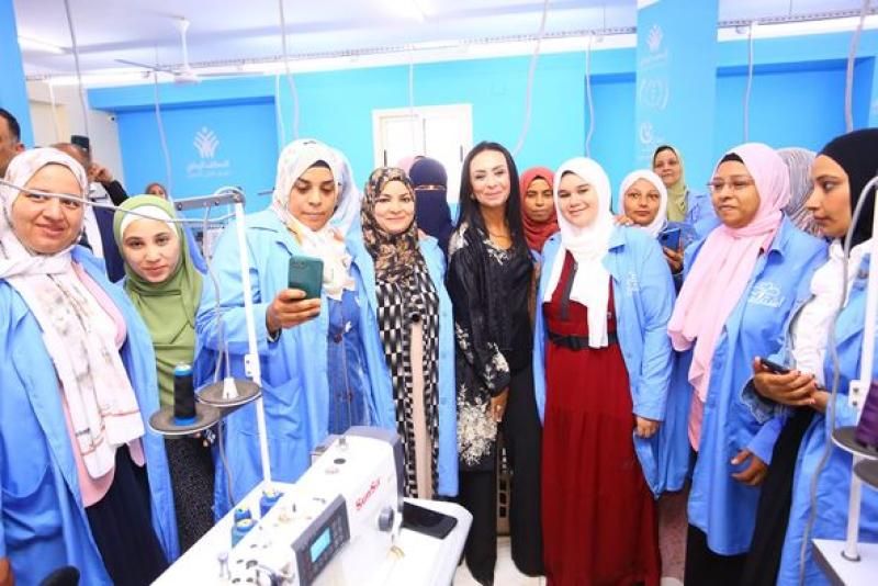 وزيرا التضامن والعمل يفتتحان مركز استدامة للحرف التراثية والمشغولات اليدوية بقرية حنون...