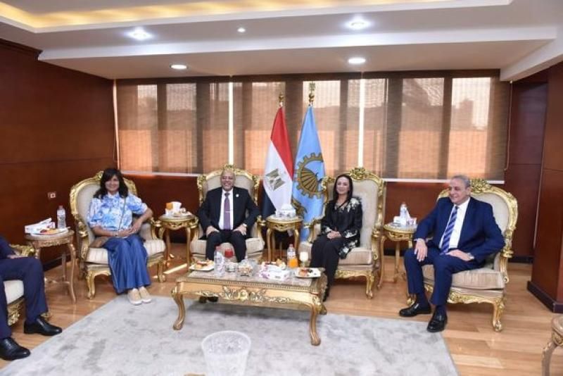 محافظ الغربية يستقبل وزيرا العمل والتضامن