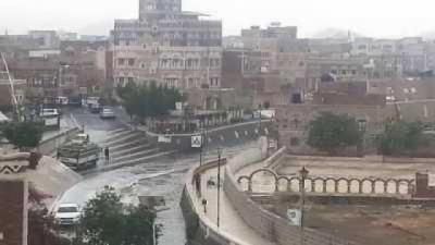 أخبار اليمن : أمطار غزيرة بصنعاء وتحذير عاجل للمواطنين
