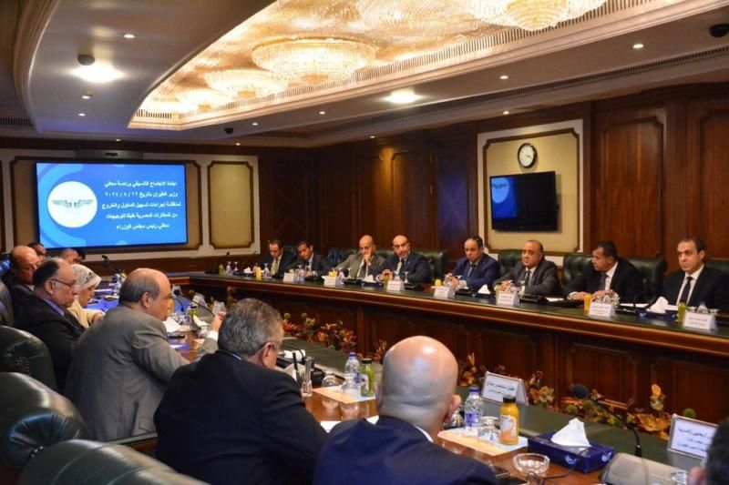 وزير الطيران المدني يعقد اجتماعًا تنسيقيًا مع كافة الاجهزة المعنية بالمطار لاستعراض...