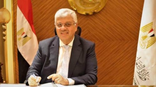 وزير التعليم العالى: أماكن شاغرة بكليات الطب البيطرى والعلوم لطلاب المرحلة الثانية