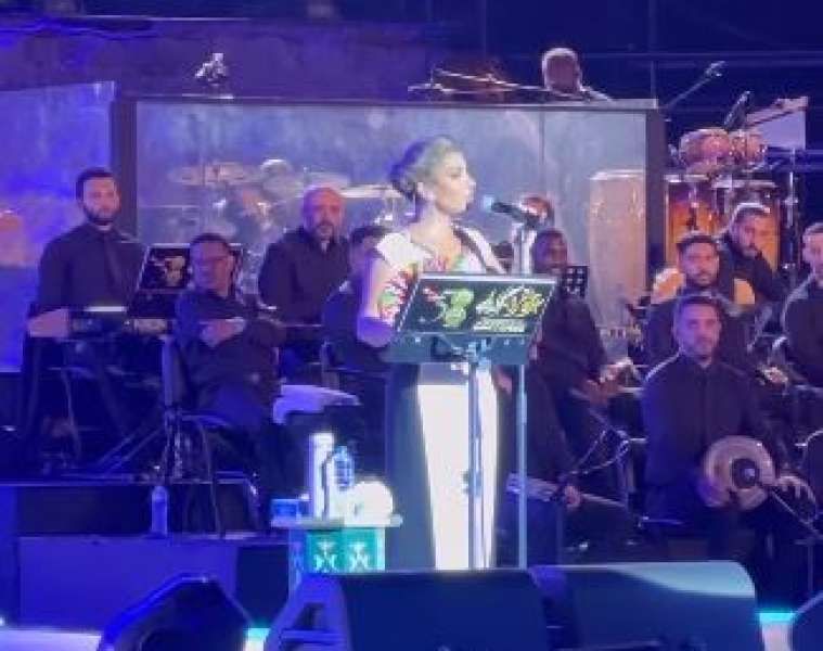 موقف مفاجئ لـ أصالة نصري في حفل تونس