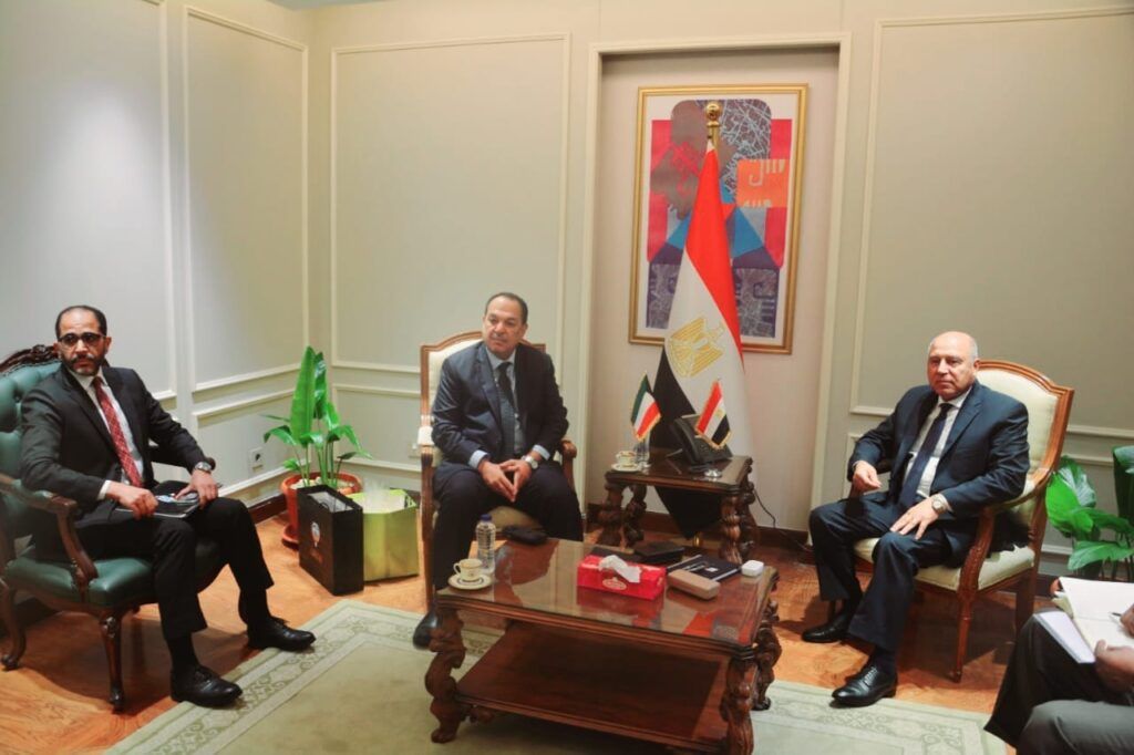 مصر والكويت تبحثان تدعيم التعاون المشترك في مجال المناطق…