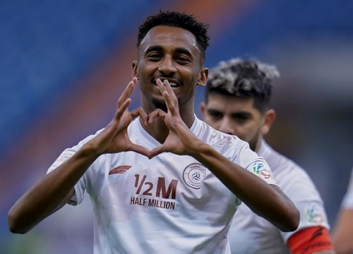 انتقال متعب الحربي للهلال يثير جدلاً.. اتهامات بالخداع في الصفقة تُصدم الجماهير