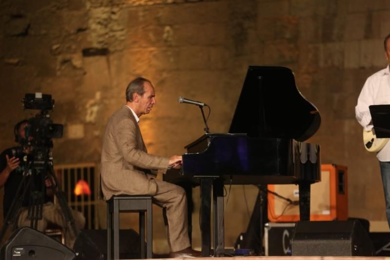 الليلة الرابعة من مهرجان القلعة كاملة العدد في حضور عمرو سليم وحمزة...